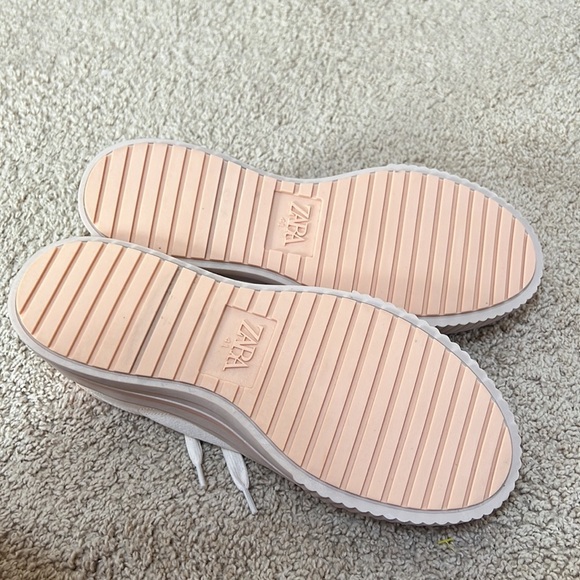 New! Zara canvas and suede beige sneakers. SZ 41/10. - Picture 6 of 9